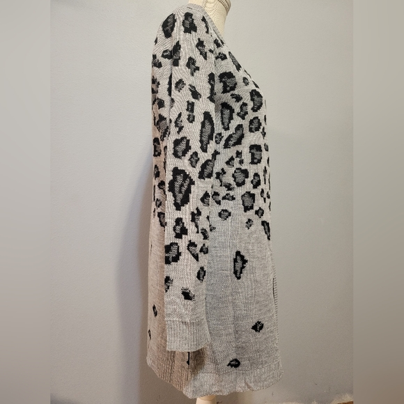Nordstrom Rack size M long line open front leopard print cardigan - Picture 2 of 9